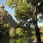 2 Bedroom Apartment With Balcony / Park Buttes Chaumont /Jourdain