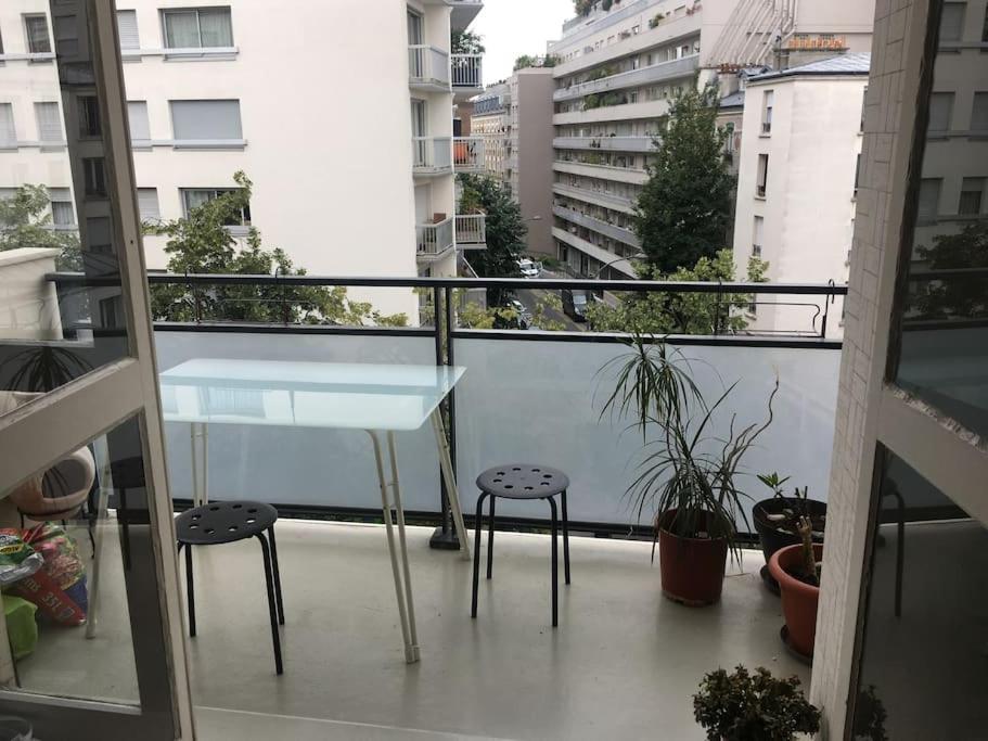2 Bedroom With Balcony / Park Buttes Chaumont /jourdain Apartment
